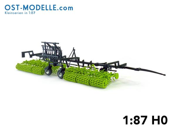 Koppelwagen T890 A01 Bodenbearbeitung 2 Feingrubber B231 Transportstellung grün neu
